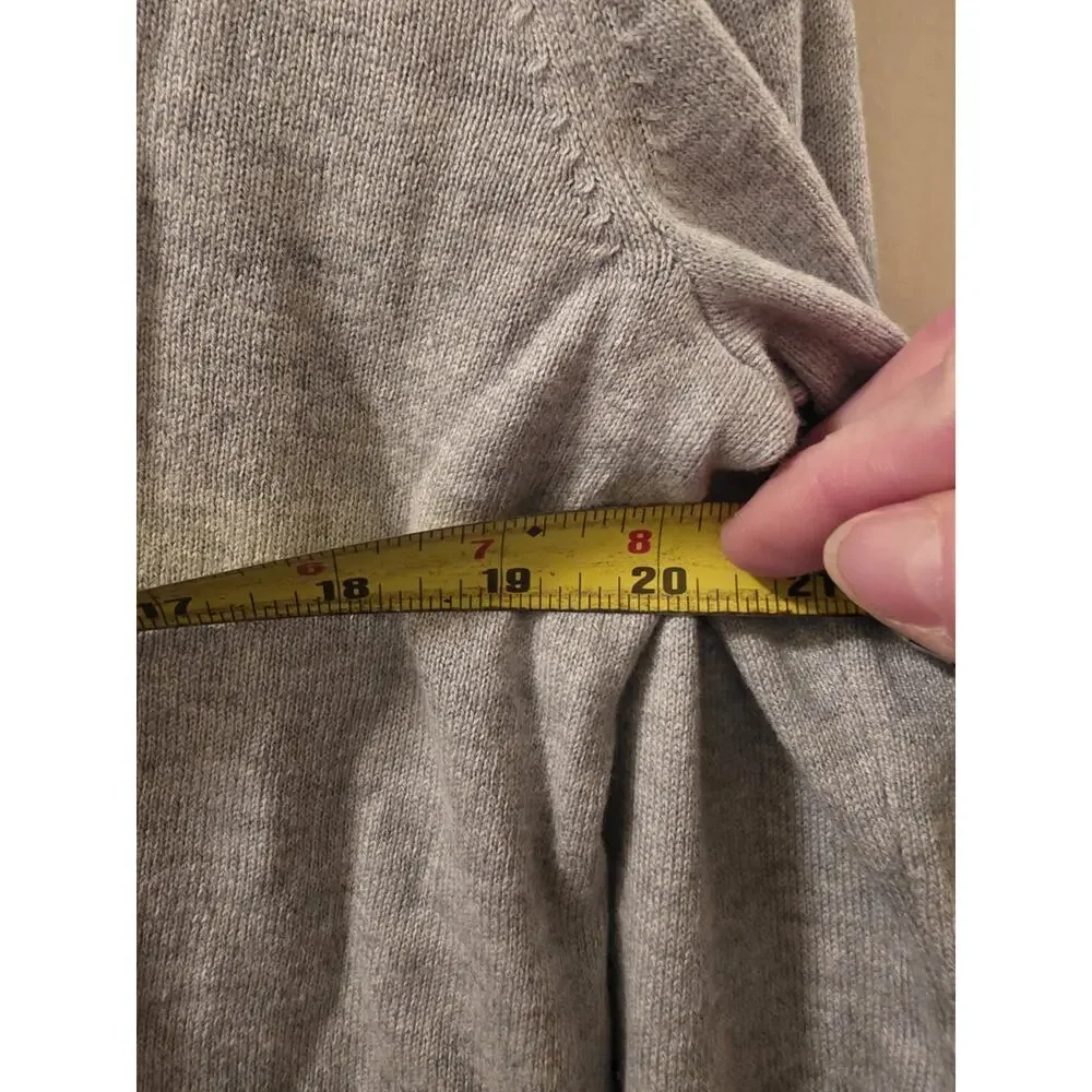 Banana Republic Luxury Blend Mens V Neck Sweater Silk Cashmere Blend M